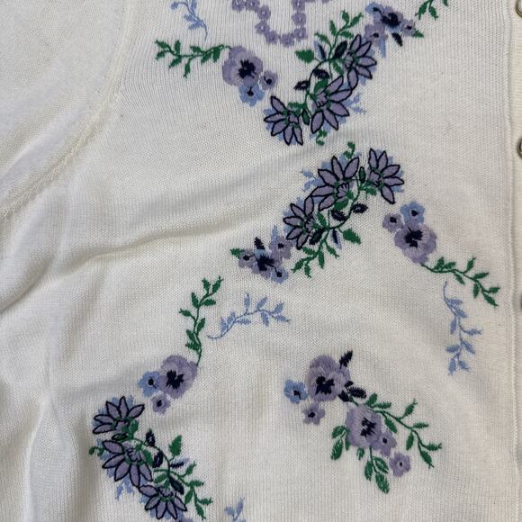 Women’s Vintage Charter Club Embroidered Button Up‎ Cardigan Sweater Size L - Picture 4 of 9